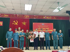 Công bố Quyết định thành lập chi bộ quân sự phường Hà Tu