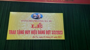 Đảng bộ phường Hà Tu long trọng tổ chức Lễ tặng huy hiệu Đảng đợt 03 tháng 02 năm 2023 