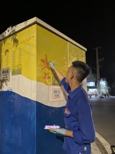 Thanh niên phường Hà Tu: Chiến dịch khoác lên tủ điện tấm áo mới