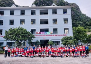 Đoàn thanh niên phường Hà Tu: Chương trình trải nghiệm “Một ngày là chiến sỹ hải quân”