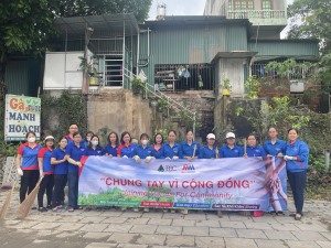 Đoàn thanh niên phường Hà Tu phối hợp với Công ty TNHH MM Mega Market tổ chức dọn vệ sinh tuyến đường kiểu mẫu