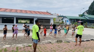 Phường Hà Tu phối hợp Lữ đoàn 170 – Vùng I Hải Quân mở lớp dạy bơi cho trẻ em phường Hà Tu dịp hè 2024